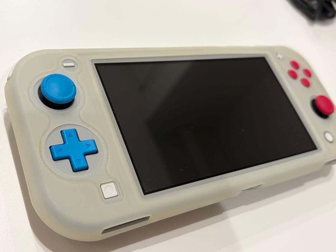 Nintendo Switch Lite ザシアン　ザマゼンタ　モデル