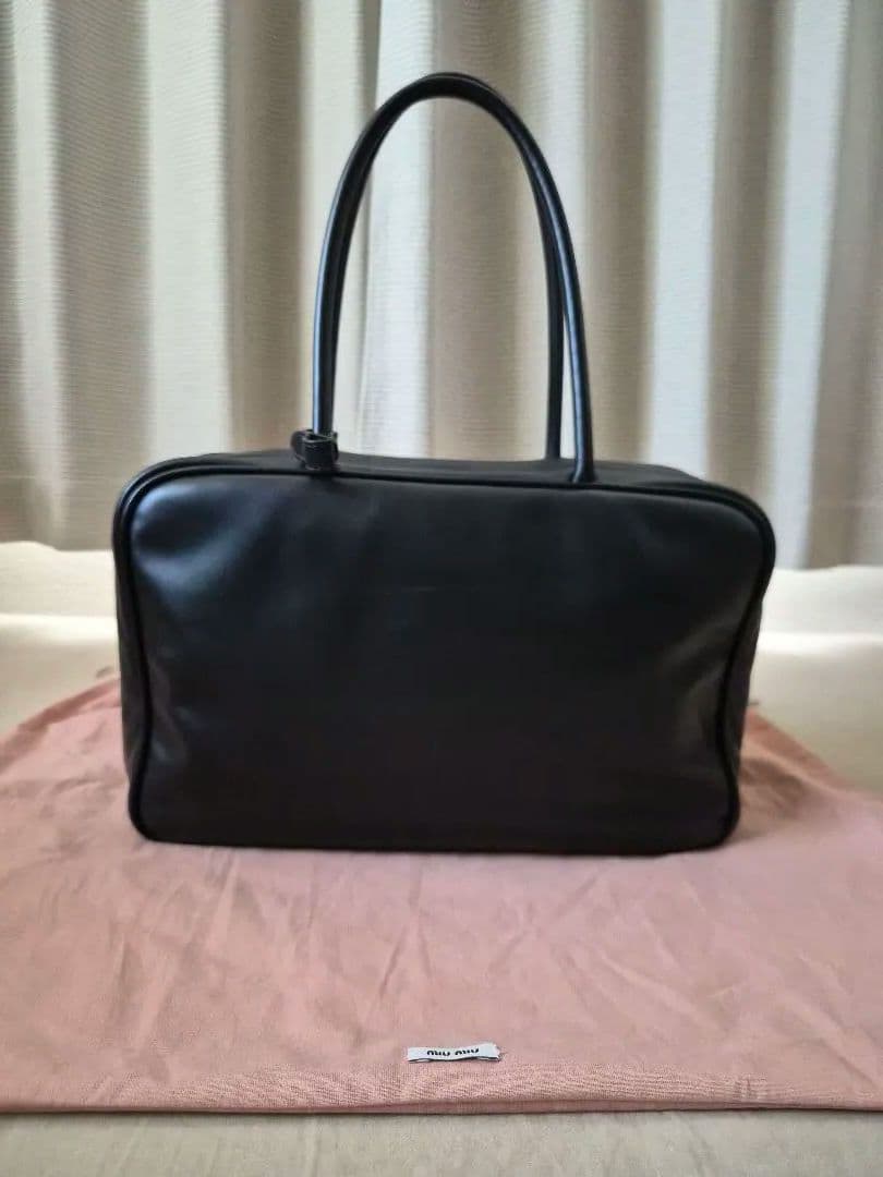 1月19日まで限定値下げ【美品】miu miu レザーボーバック ラージ