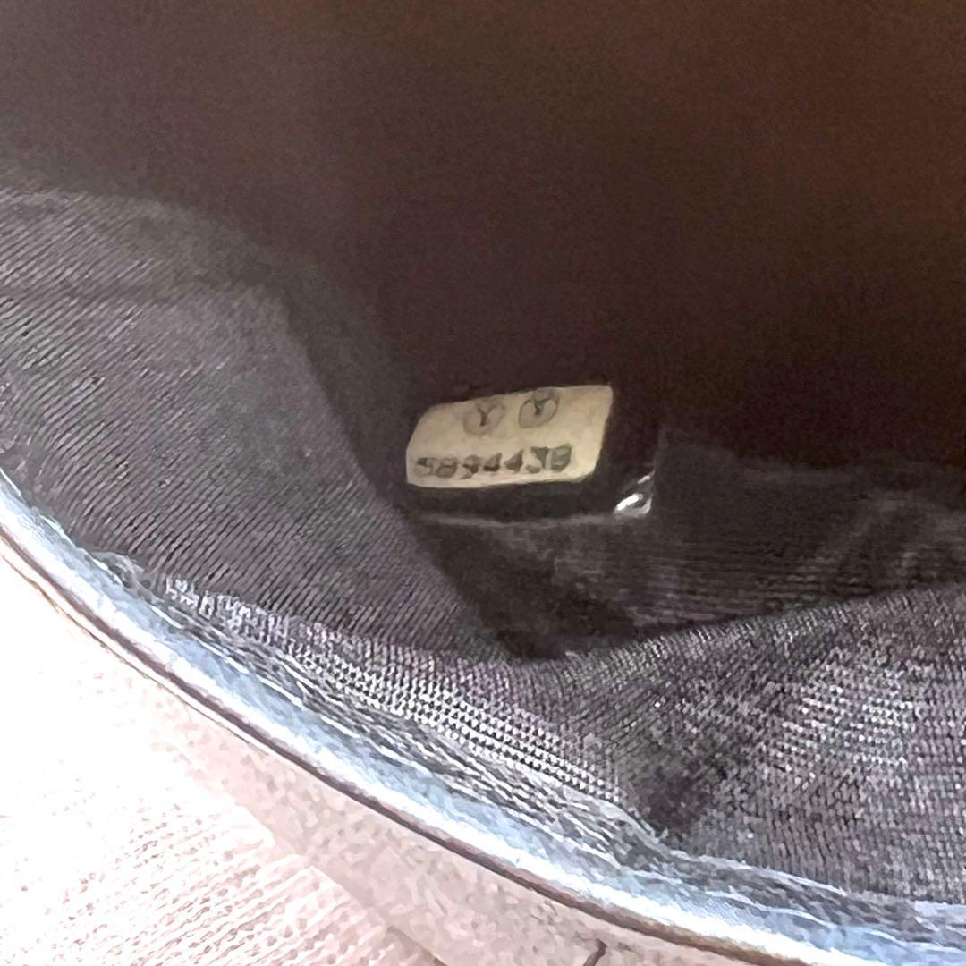 セール【美品】シャネル　CHANEL キャビアスキン　ブラックレザー２つ折り財布