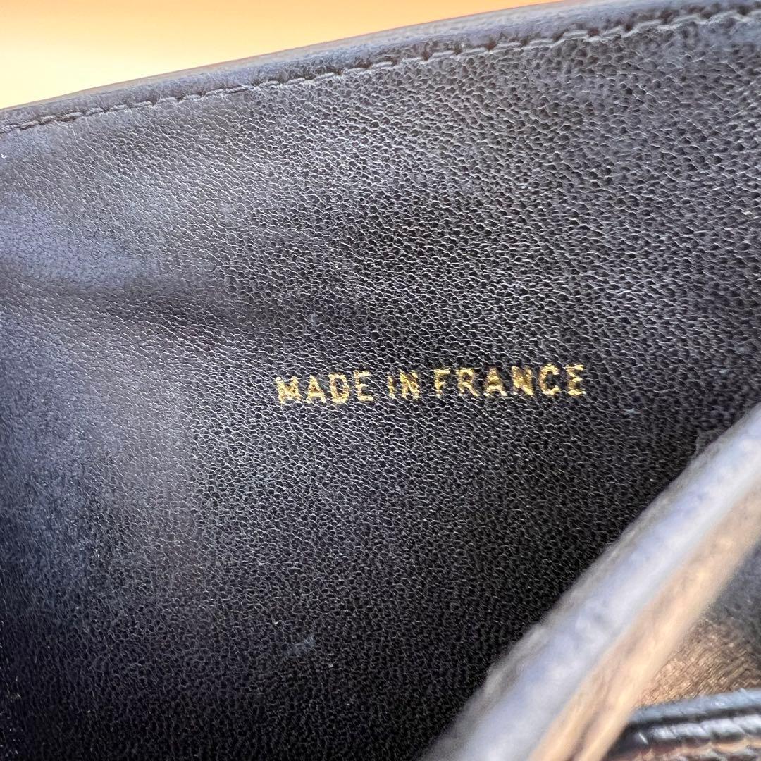 セール【美品】シャネル　CHANEL キャビアスキン　ブラックレザー２つ折り財布