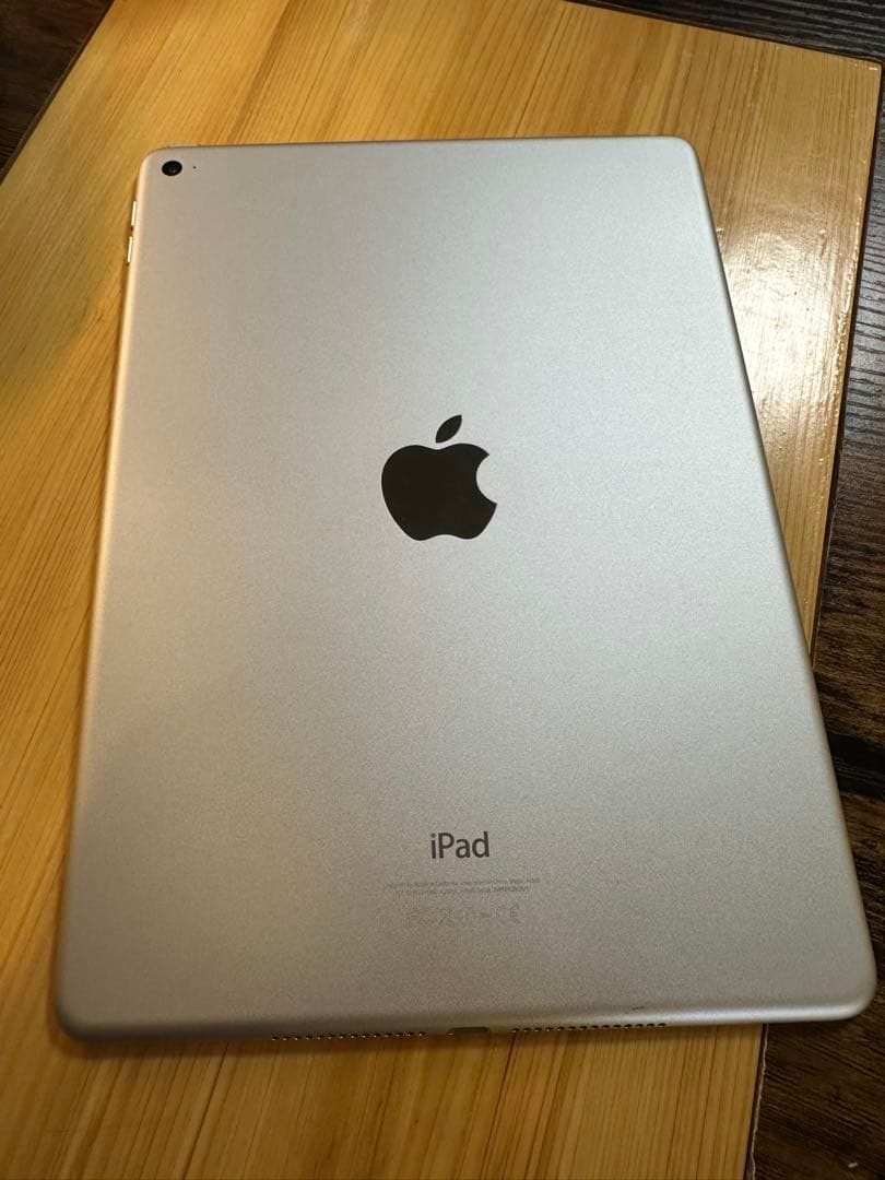 美品 iPad Air2 64GB Wi-Fi シルバー ケース付