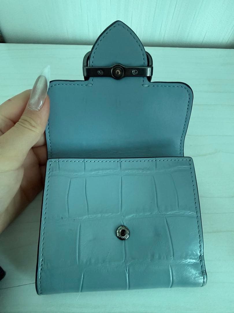 キ*❌様 COACH 三つ折り財布 グレー クロコ型押し