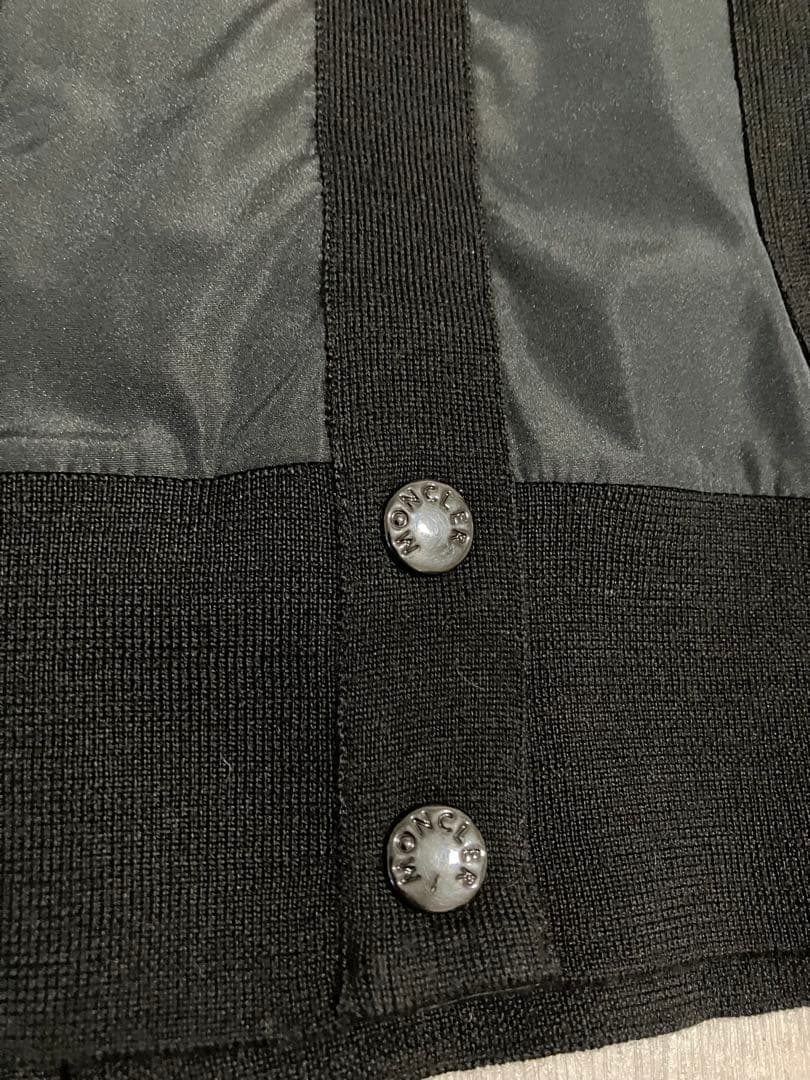 新品タグ付き　Moncler モンクレール　Vネックカーディガン