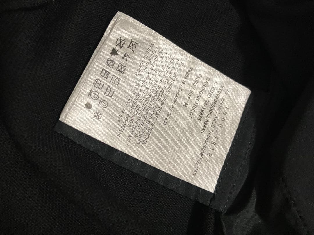 新品タグ付き　Moncler モンクレール　Vネックカーディガン