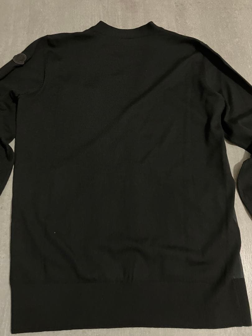 新品タグ付き　Moncler モンクレール　Vネックカーディガン