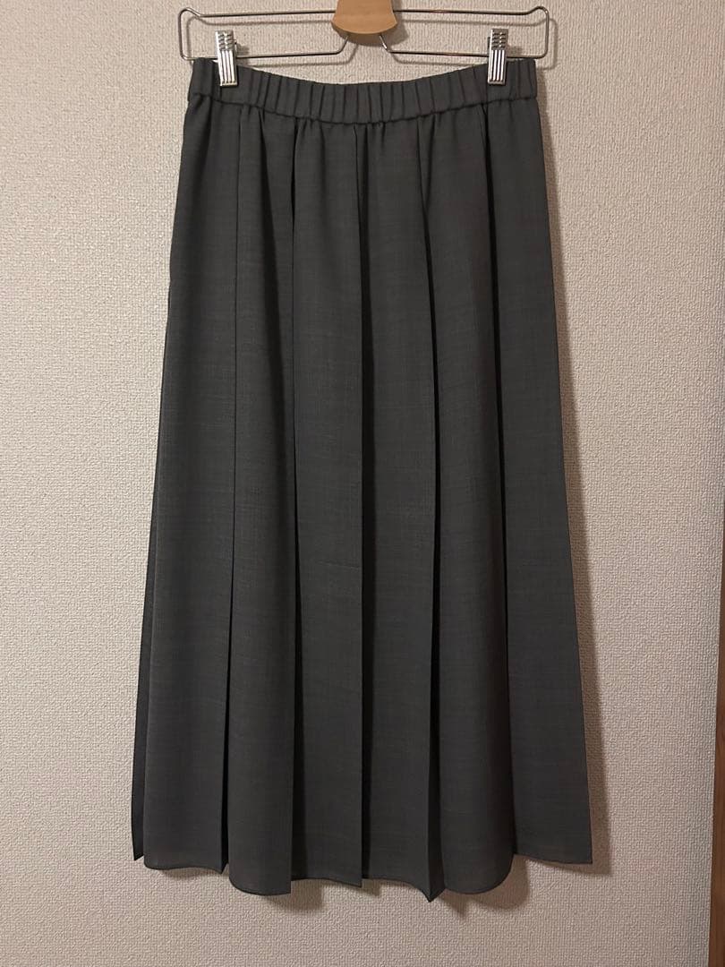 新品✨自由区ウォッシャブルプリーツスカート　グレー