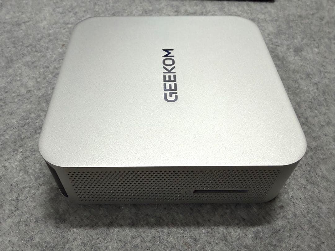 ミニpc GEEKOM A6 Ryzen 7 6600H