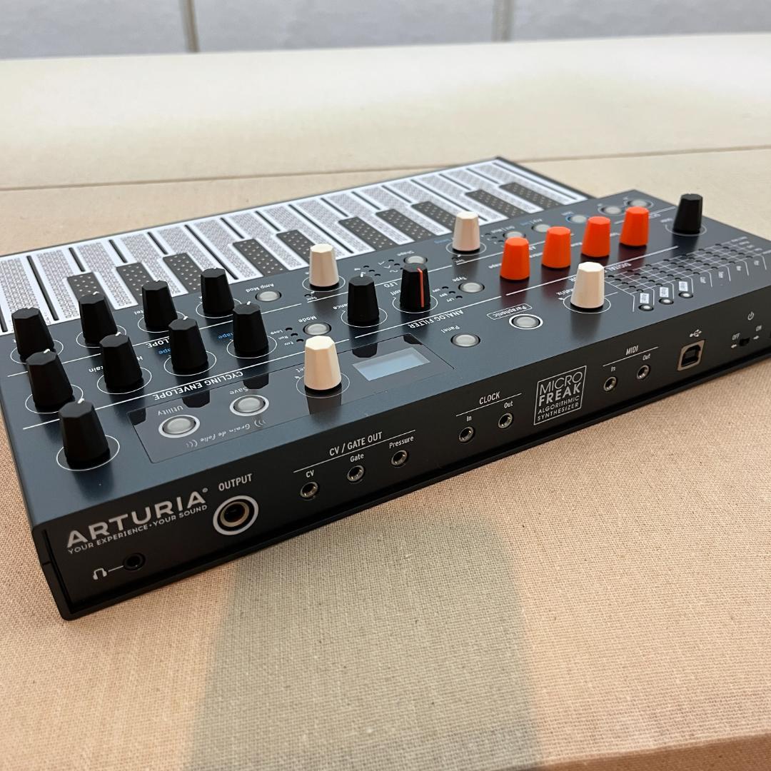 Arturia MicroFreak シンセサイザー