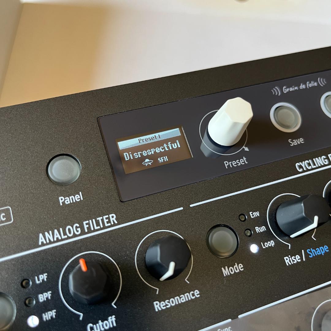 Arturia MicroFreak シンセサイザー