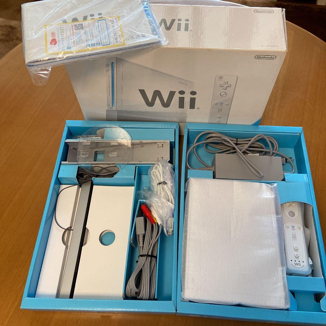 Nintendo Wii 本体　ソフト3つ　コントローラー付き