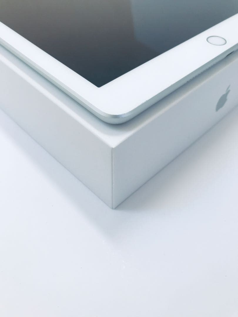 Apple iPad 第8世代 Wi-Fi 32GB 【美品】