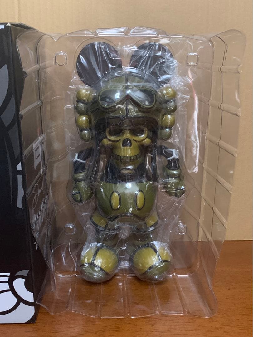David Flores DeathsHead BlackBook Toy限定