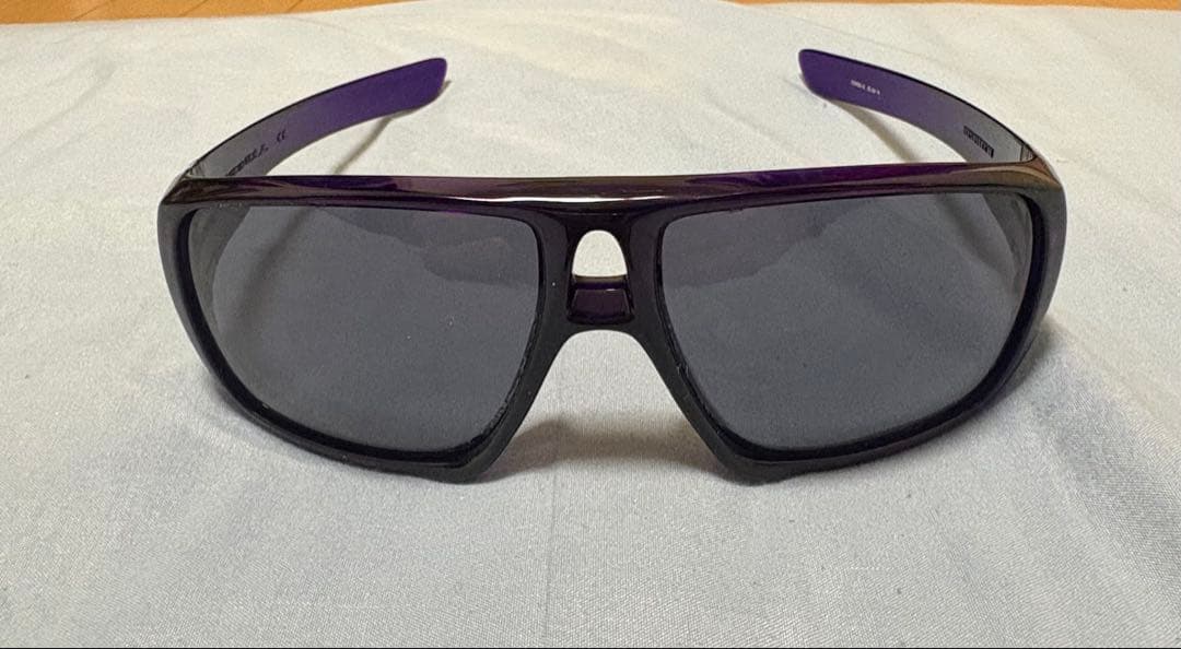 Oakley オークリー　スポーツサングラス　むらさき　パープル　グレーのレンズ
