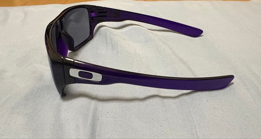 Oakley オークリー　スポーツサングラス　むらさき　パープル　グレーのレンズ