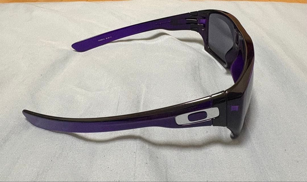 Oakley オークリー　スポーツサングラス　むらさき　パープル　グレーのレンズ