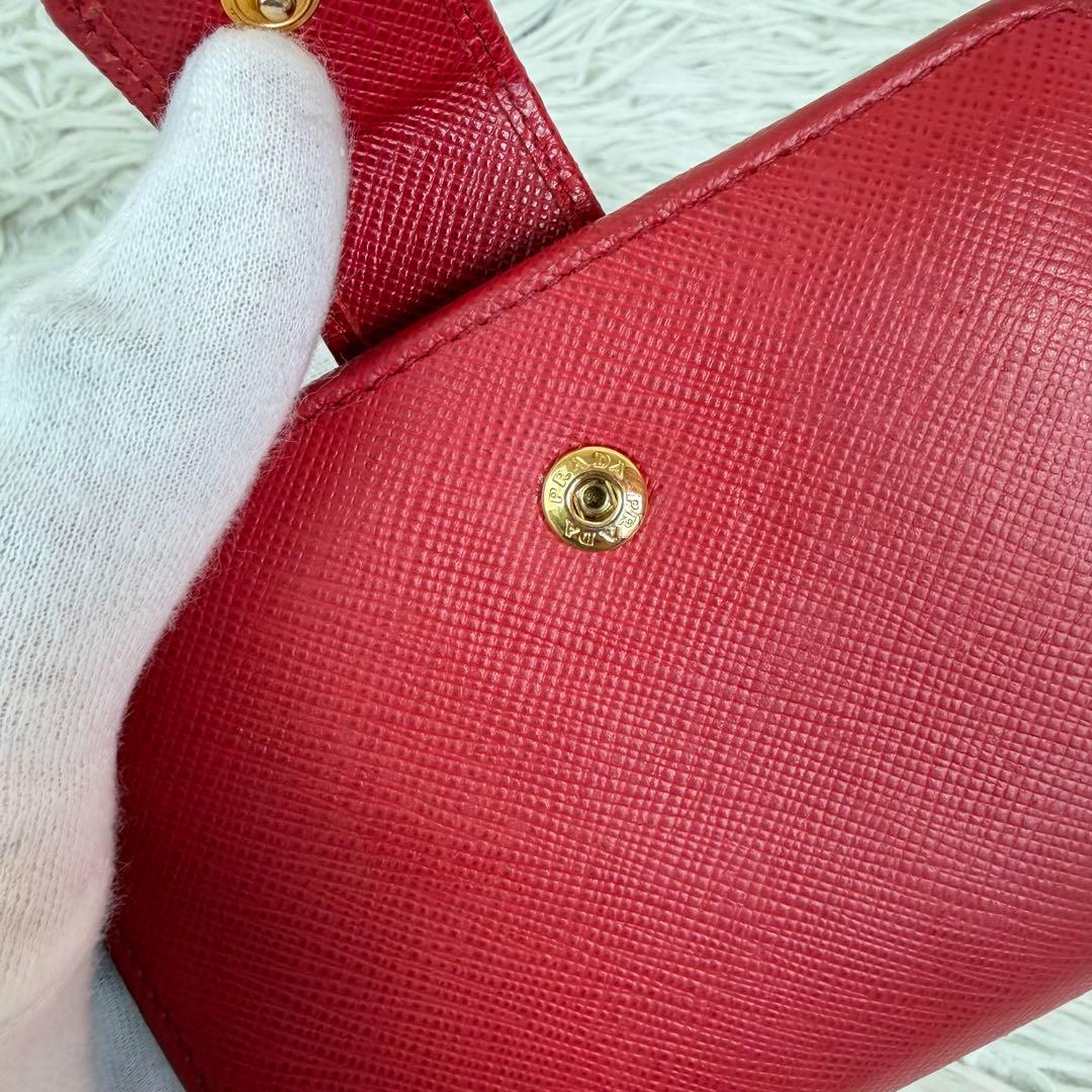 美品✨PRADA プラダ 二つ折り財布 サフィアーノレザー レッド／赤