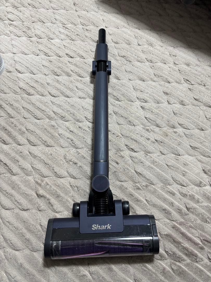 Shark スティッククリーナー本体 自動ゴミ捨て機能付き　LC551JBK