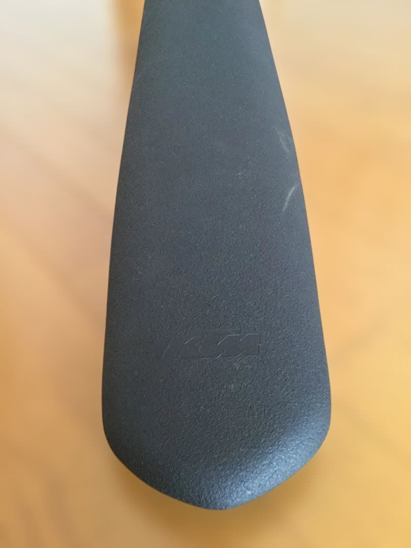 新品　未使用　KTM ノーマル シート