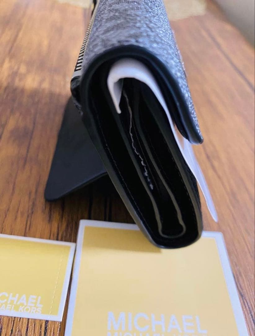 セール❗️MICHAEL KORS 二つ折り財布 グレー/ブラック