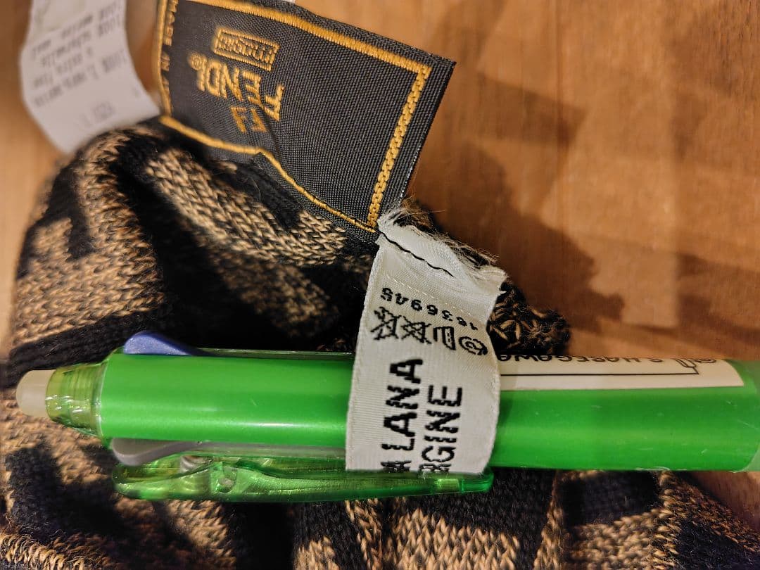美品　FENDI マフラーと帽子 セット