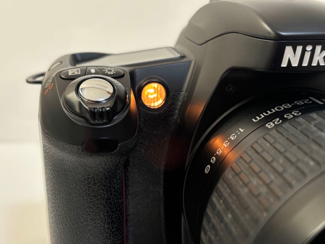 フィルム一眼レフ Nikon U2 ブラック 28-80mmレンズ付き