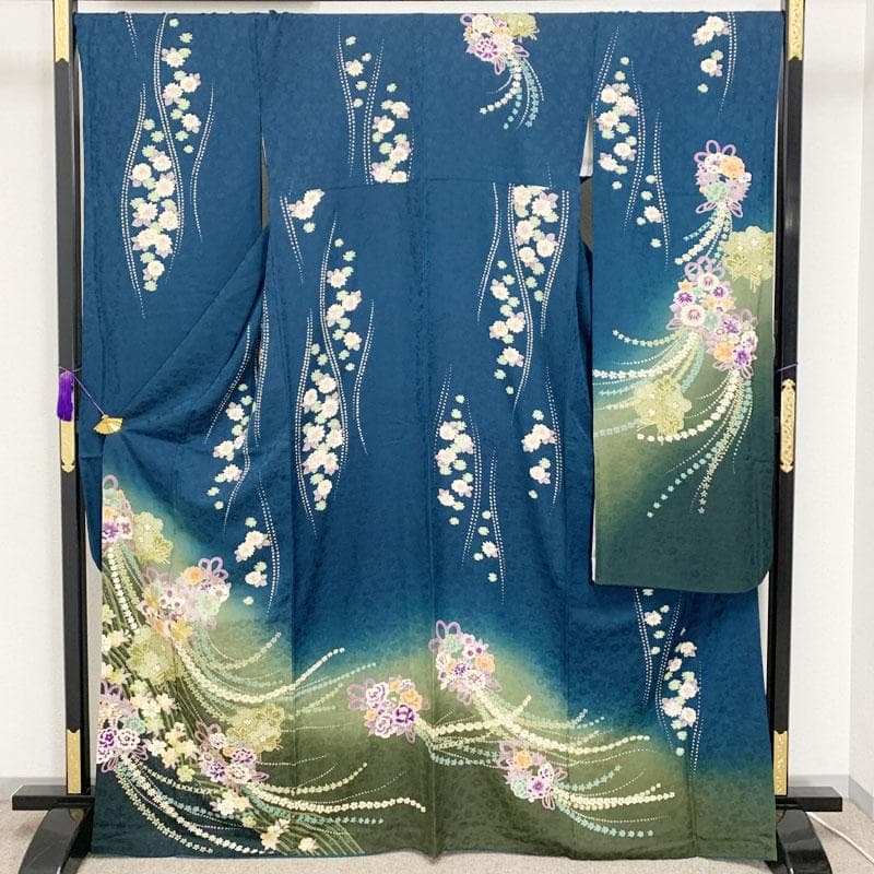 504z8☆振袖 身幅広め 金駒刺繍 金彩 地紋 古典柄☆美品 成人式 結婚式