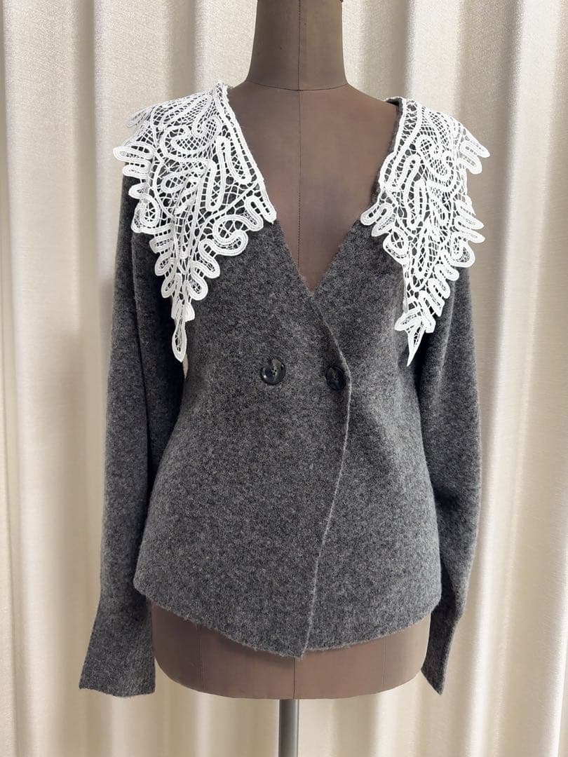 未使用　acka lace collar knit cardigan グレー色