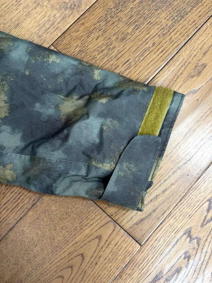 Burton スノーボードジャケット カモフラージュ