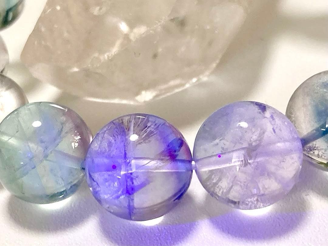 究極品質　異世界に煌めく幻想郷　虹を纏いしバイカラーフローライトの大珠ブレス