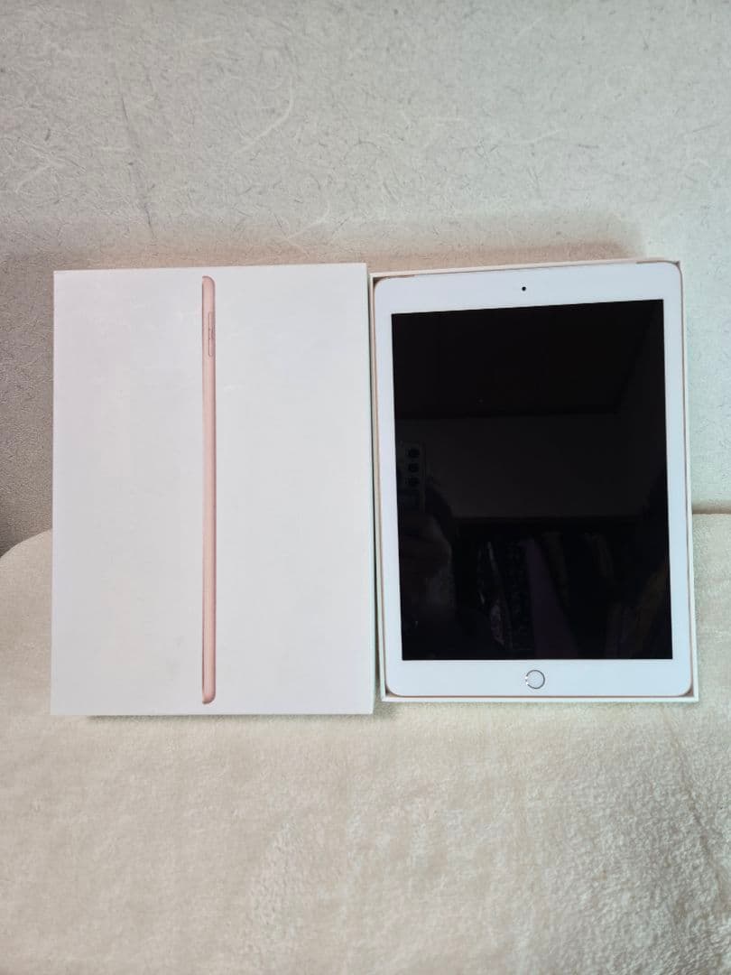 iPad (第6世代) 128GB ゴールド docomo SIMロック解除済