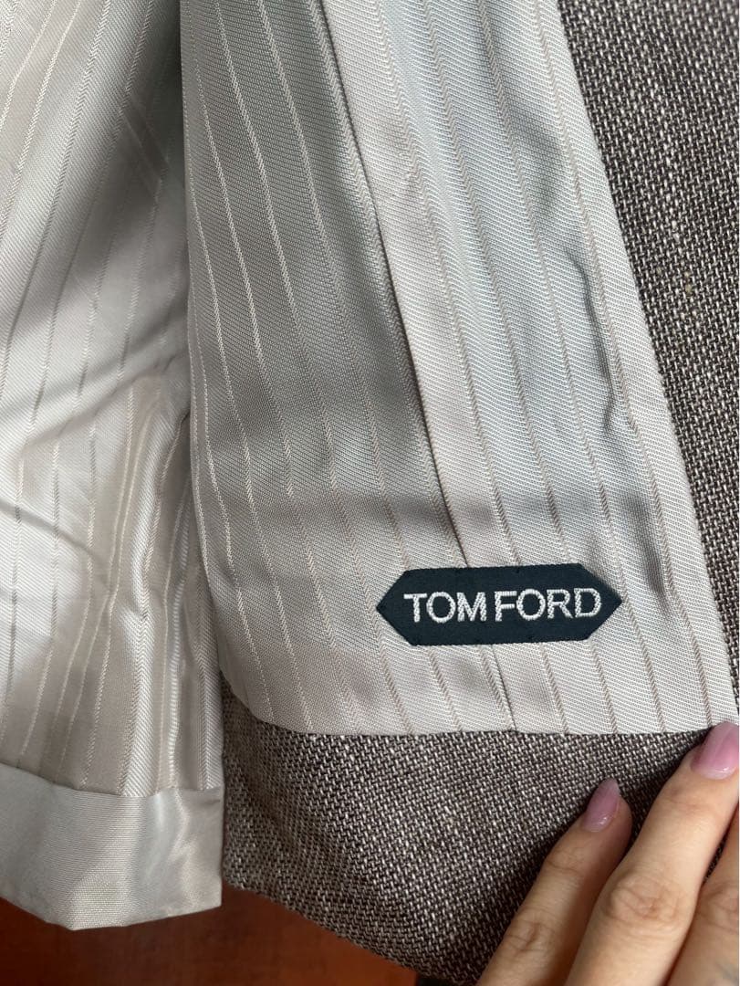 かかちん　　TOM FORD ベスト　スーツ