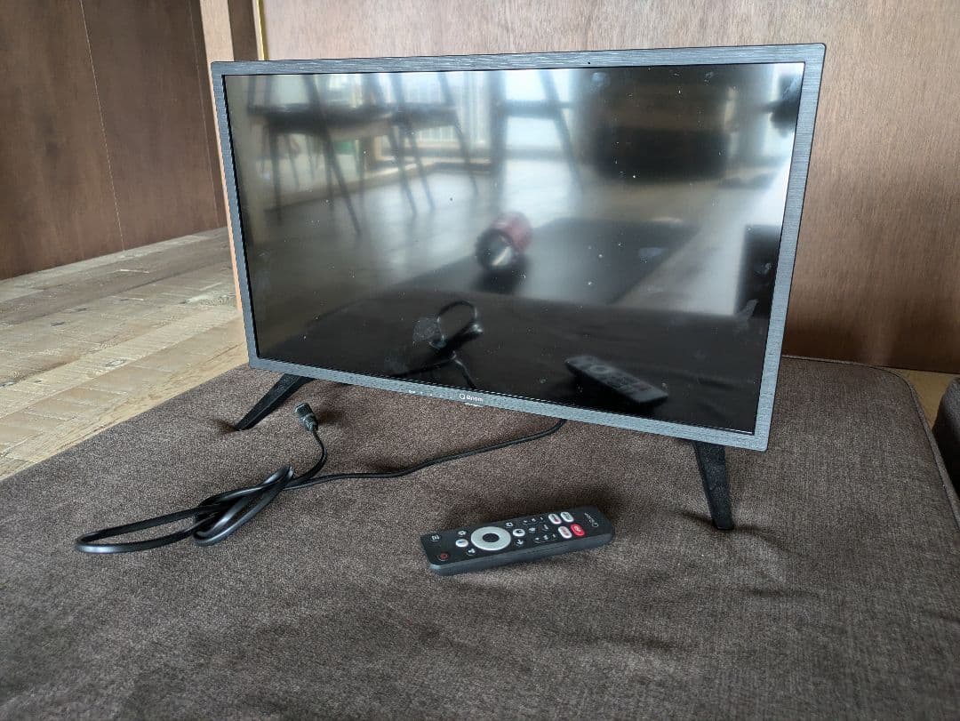 【ほぼ新品】2024年製 Qriom24インチ チューナーレステレビ