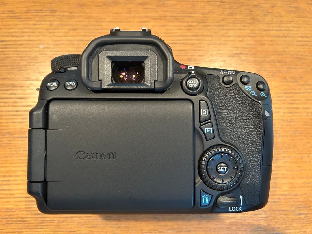 【わか】Canon EOS 70D デジタル一眼レフカメラ