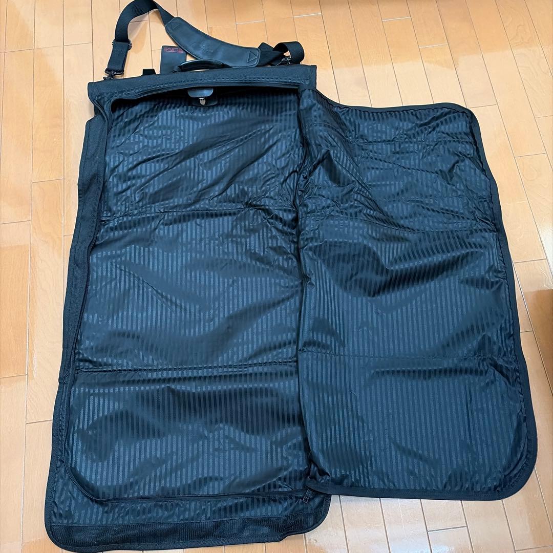 TUMI 236D3 三つ折り式ガーメントバッグ