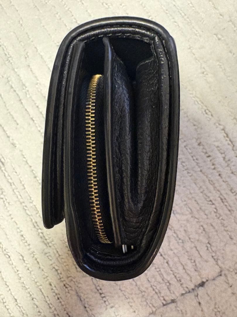 グッチ　GUCCI 二つ折り財布 ブラック ベージュ