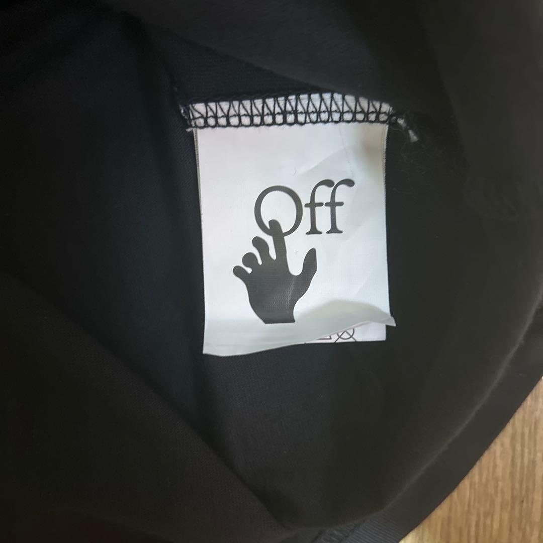 Off-White ブラック Tシャツ LG-425