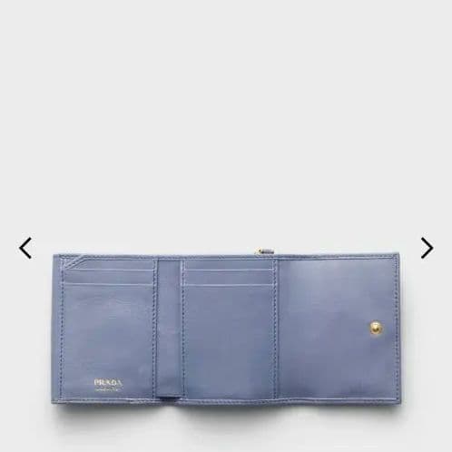 ソフトルックスレザー　PRADA 三つ折り財布