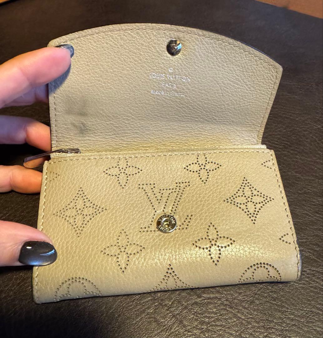 LOUIS VUITTON マヒナ　財布 ベージュ