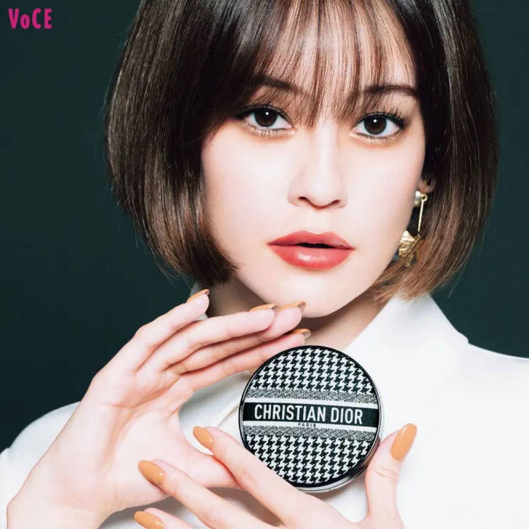 【新品未使用】FOREVER SKIN GLOW CUSHION 限定ケース付き