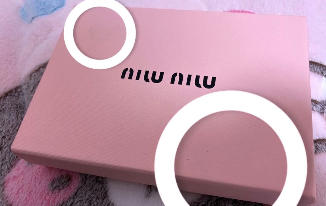 miumiu 2つ折り 財布