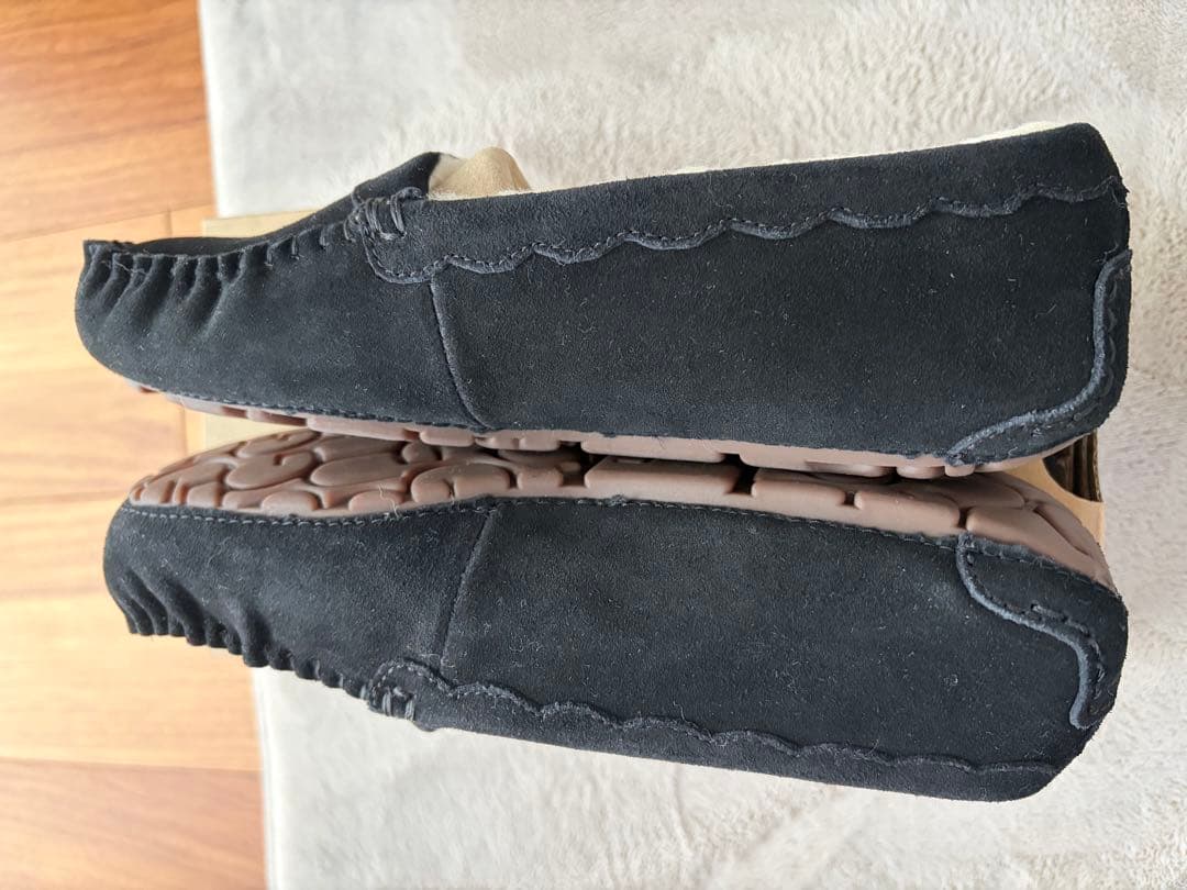 UGG モカシン スリッポン ムートン ボア ブラック