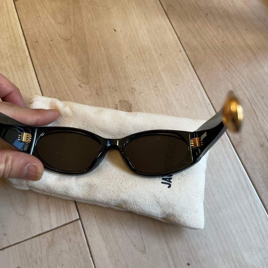 JACQUEMUS ブラック スクエア サングラス