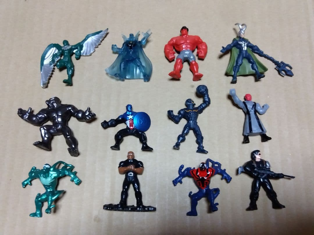 MARVEL500　フィギュア　16　ハズブロ　バッキー　ロキ　シンビオート