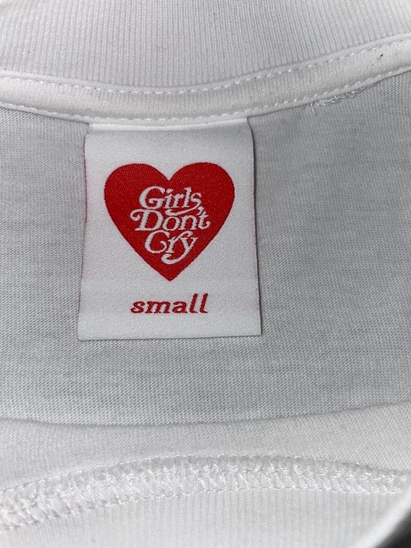 Girls Dont Cry Tシャツ　ホワイト　Sサイズ