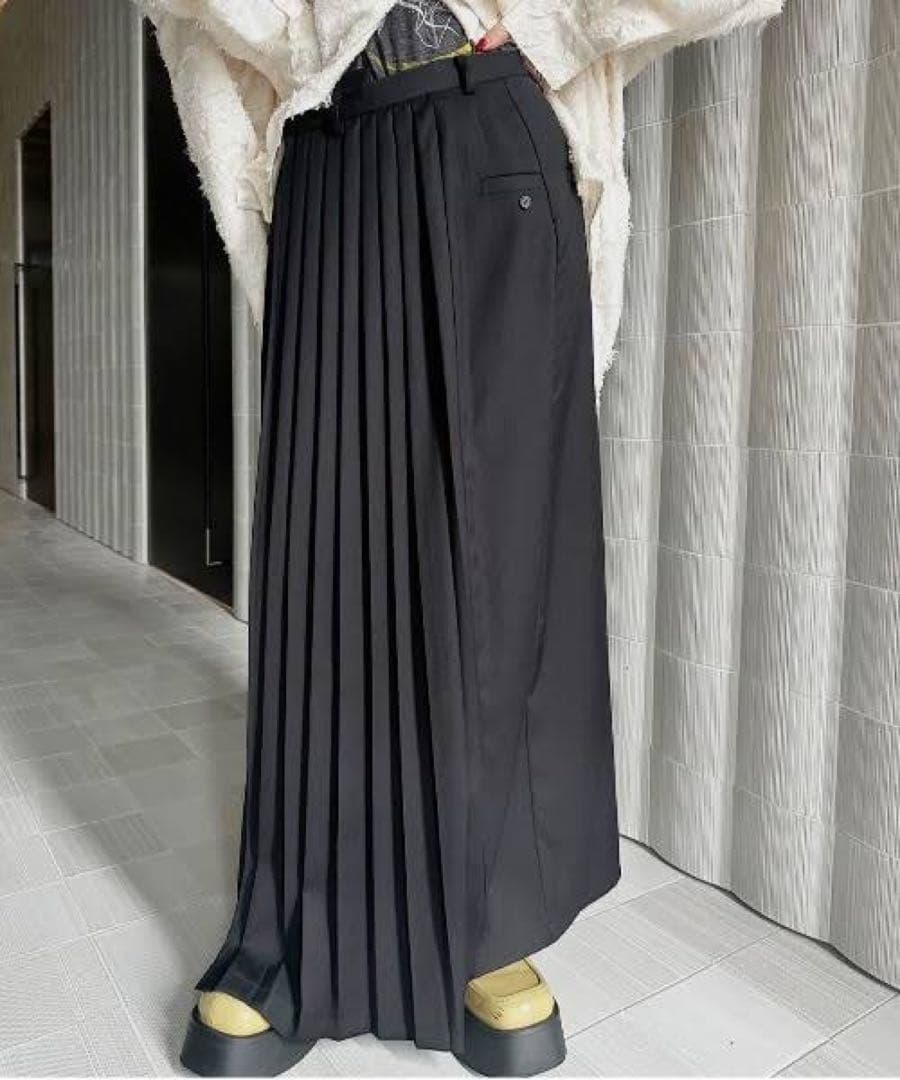 新品未使用　ameri UND SWITCH PLEATS SKIRT
