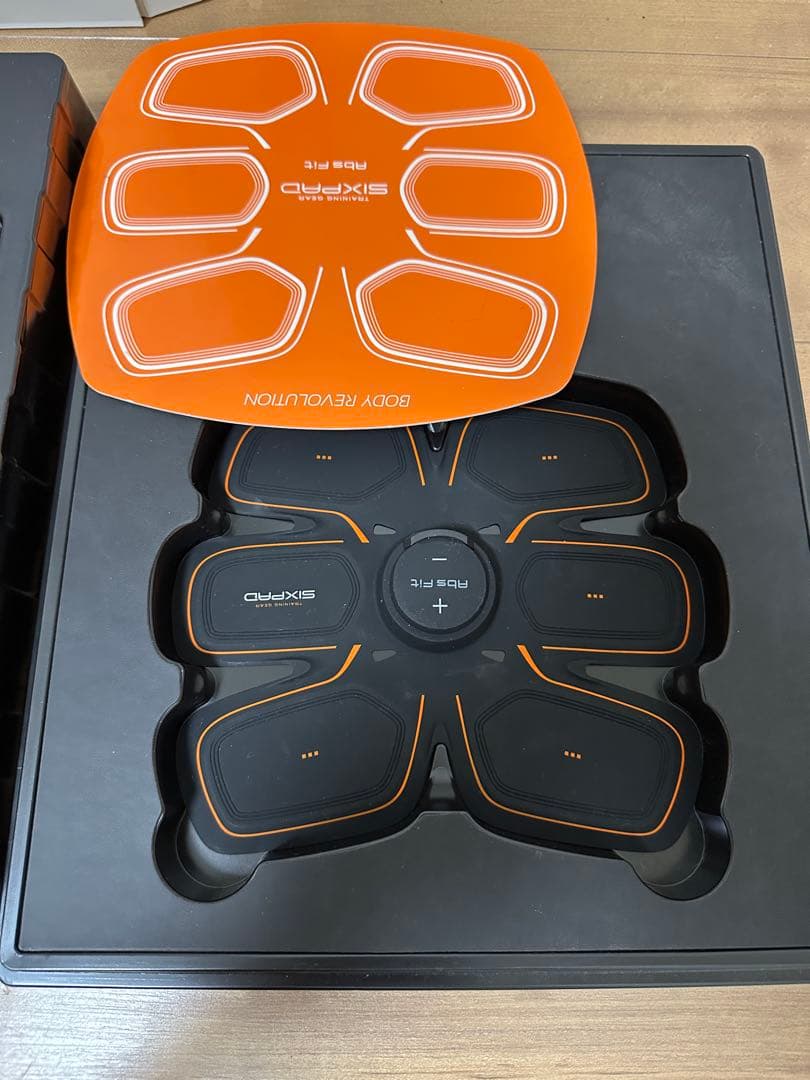 SIXPAD Body Revolution 中古 箱備品揃い