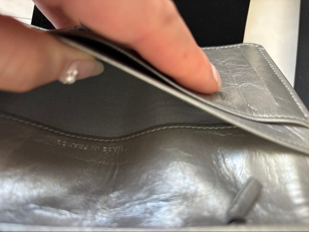 CHANEL シルバー 二つ折り長財布★美品★