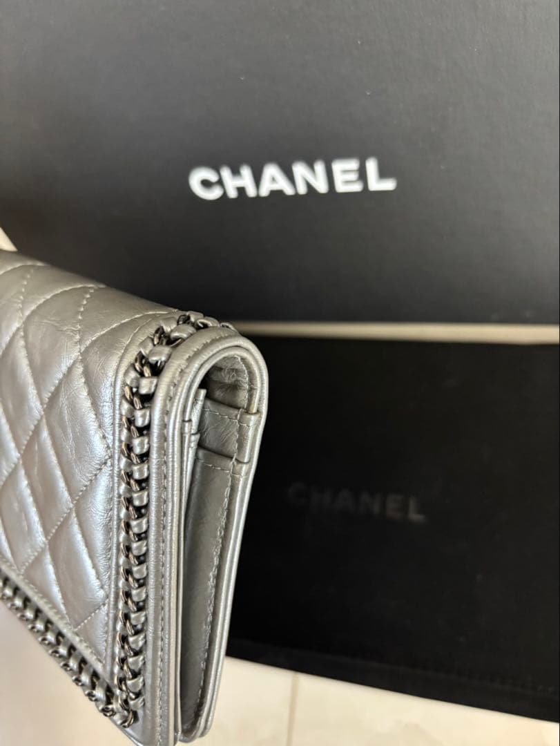 CHANEL シルバー 二つ折り長財布★美品★