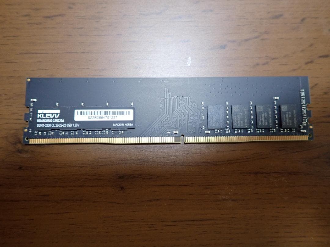 DDR4-3200 メモリー 8G x 2枚 = 16G