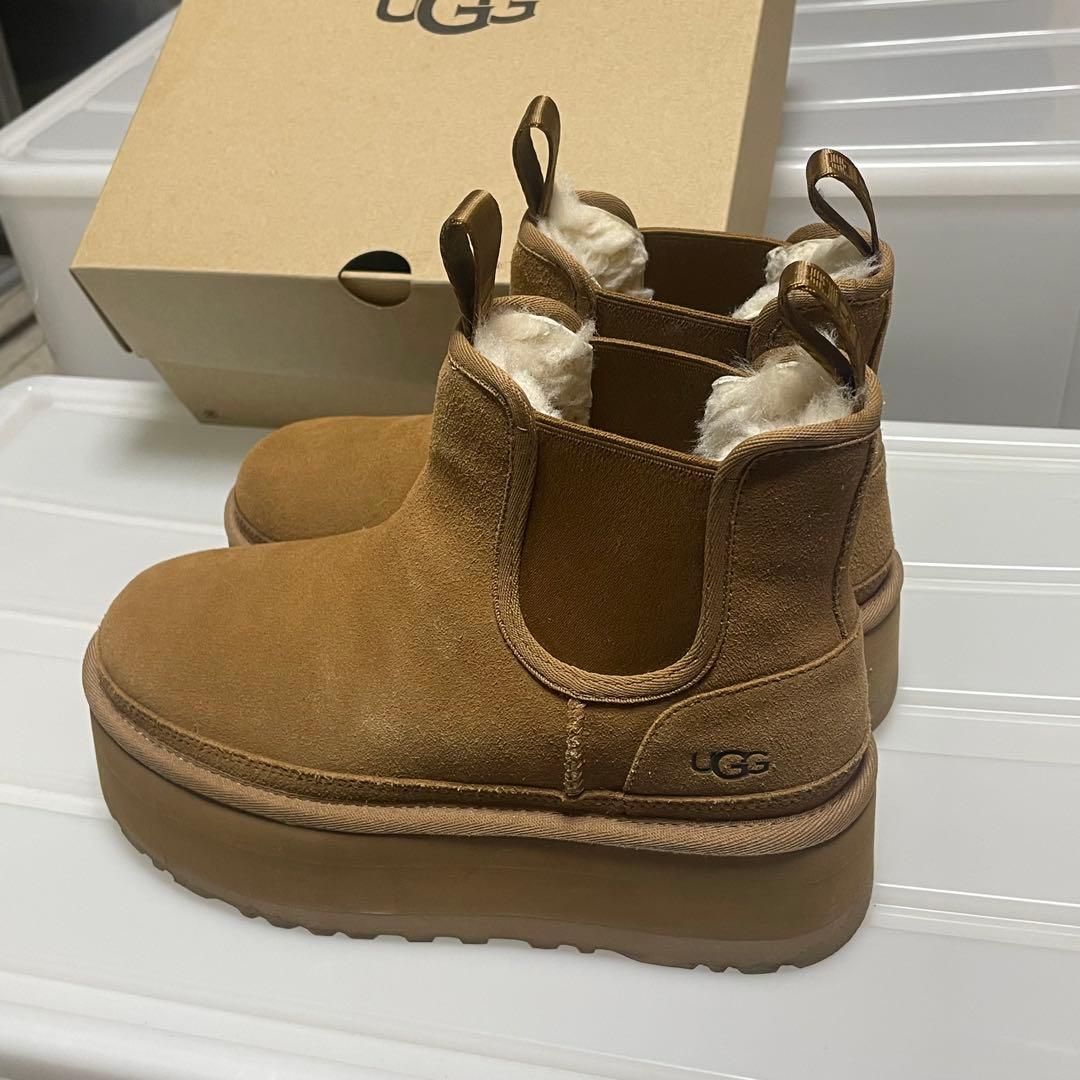 【店舗購入の正規品】NEUMEL PLATFORM CHELSEA UGG 厚底
